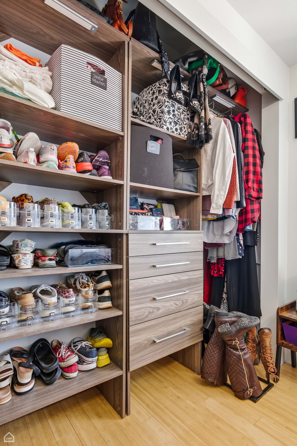 1811 W 17th St 303 - Alan Goodis_CHP2026_012