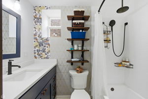 1811 W 17th St 303 - Alan Goodis_CHP2026_007