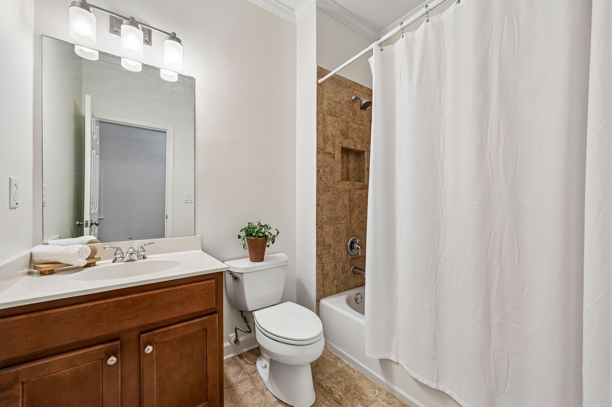 1812 Adagio Dr-S0805-022.jpg