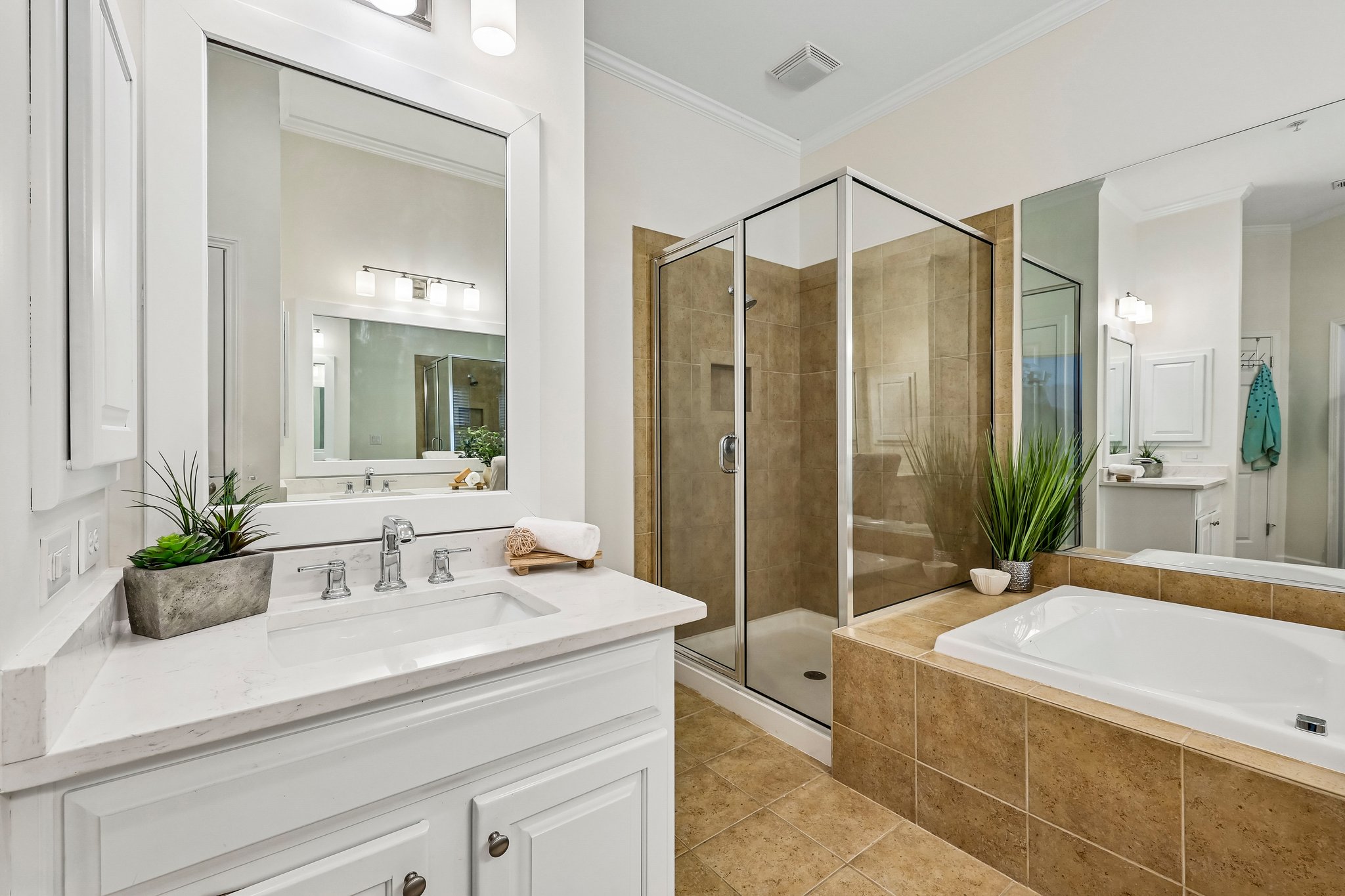 1812 Adagio Dr-S0805-036.jpg