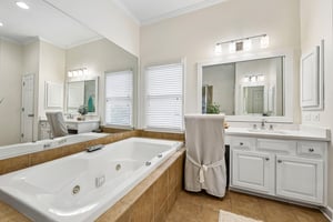 1812 Adagio Dr-S0805-035.jpg