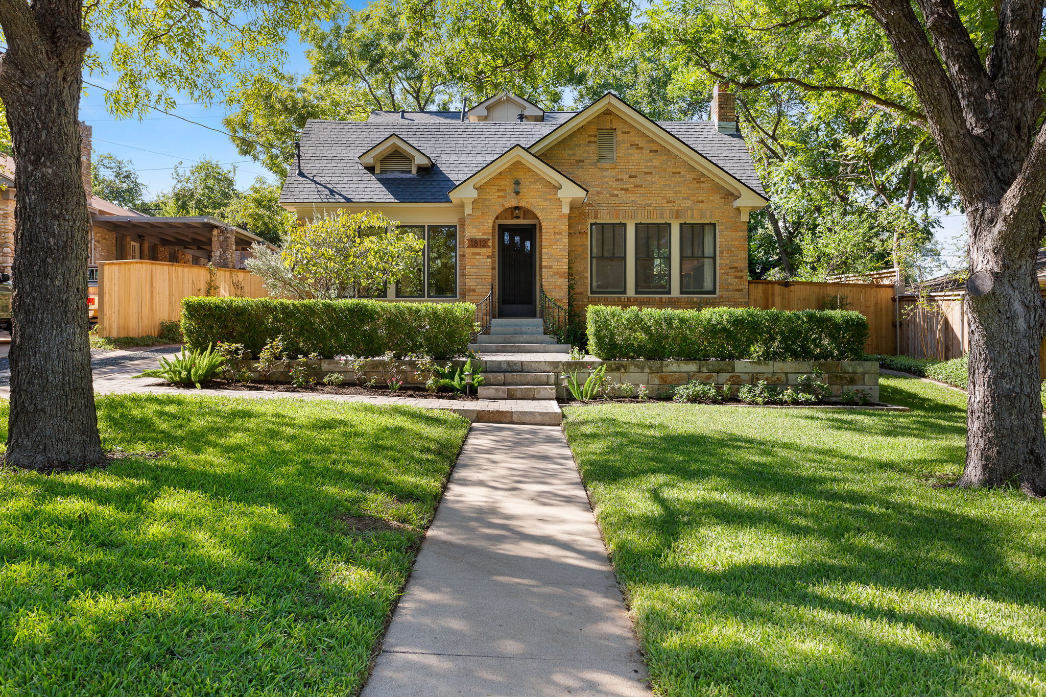 Welcome to 1812 Kenwood.  A 1930's cute in historic Travis Height Neighborhood