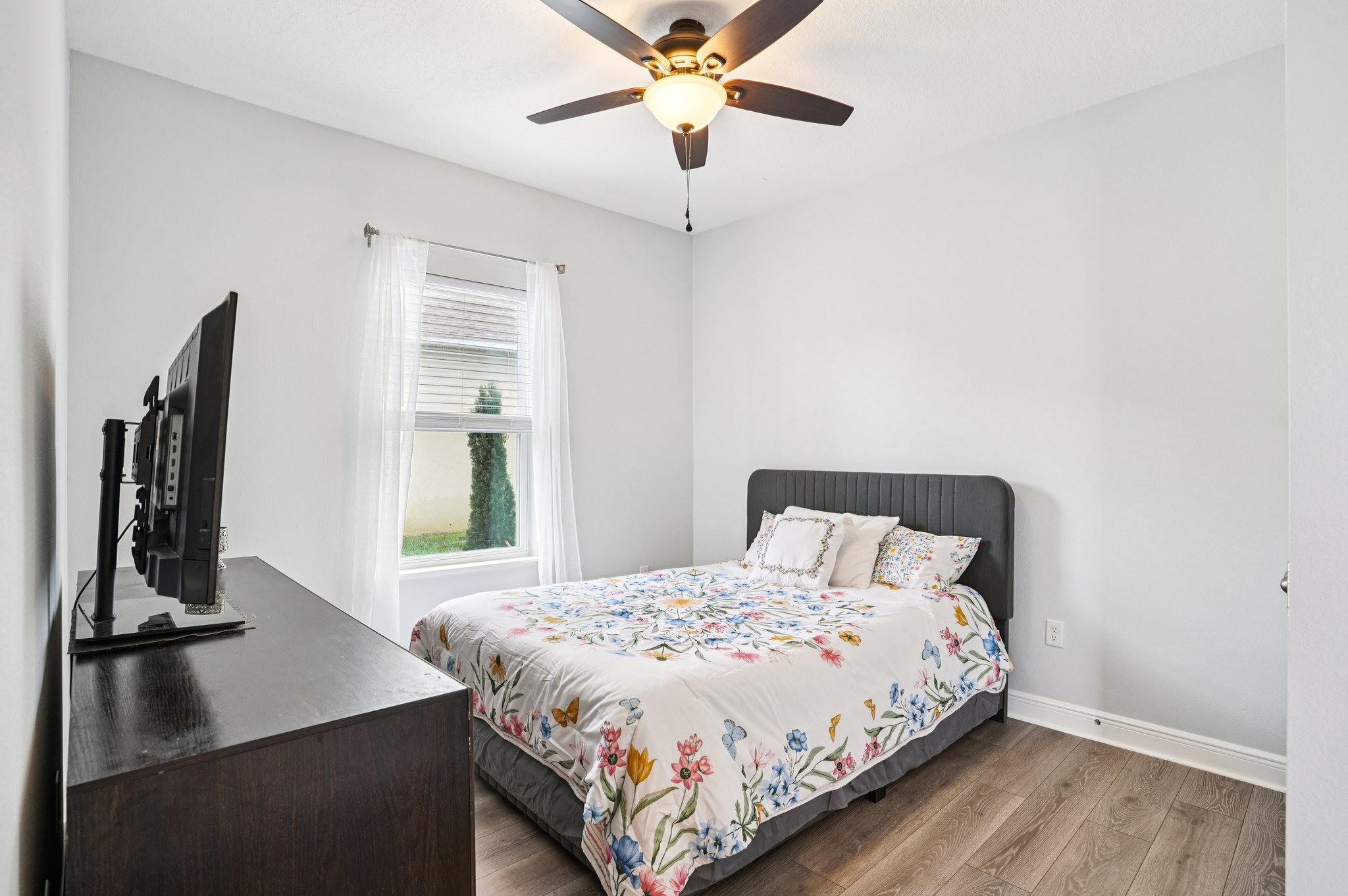 Forest Glen Dr-S3009-034.jpg