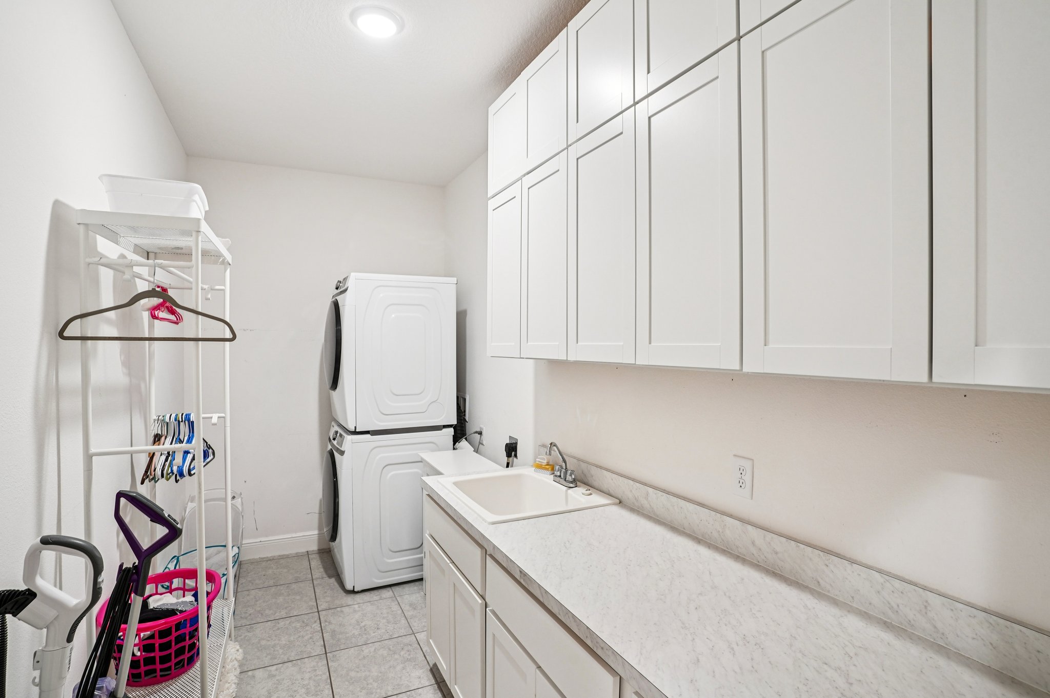 Forest Glen Dr-S3009-040.jpg