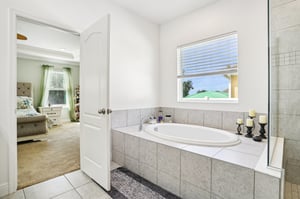 Forest Glen Dr-S3009-029.jpg