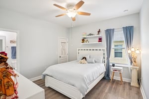 Forest Glen Dr-S3009-031.jpg