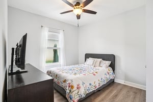 Forest Glen Dr-S3009-034.jpg