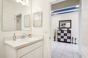 Forest Glen Dr-S3009-037.jpg