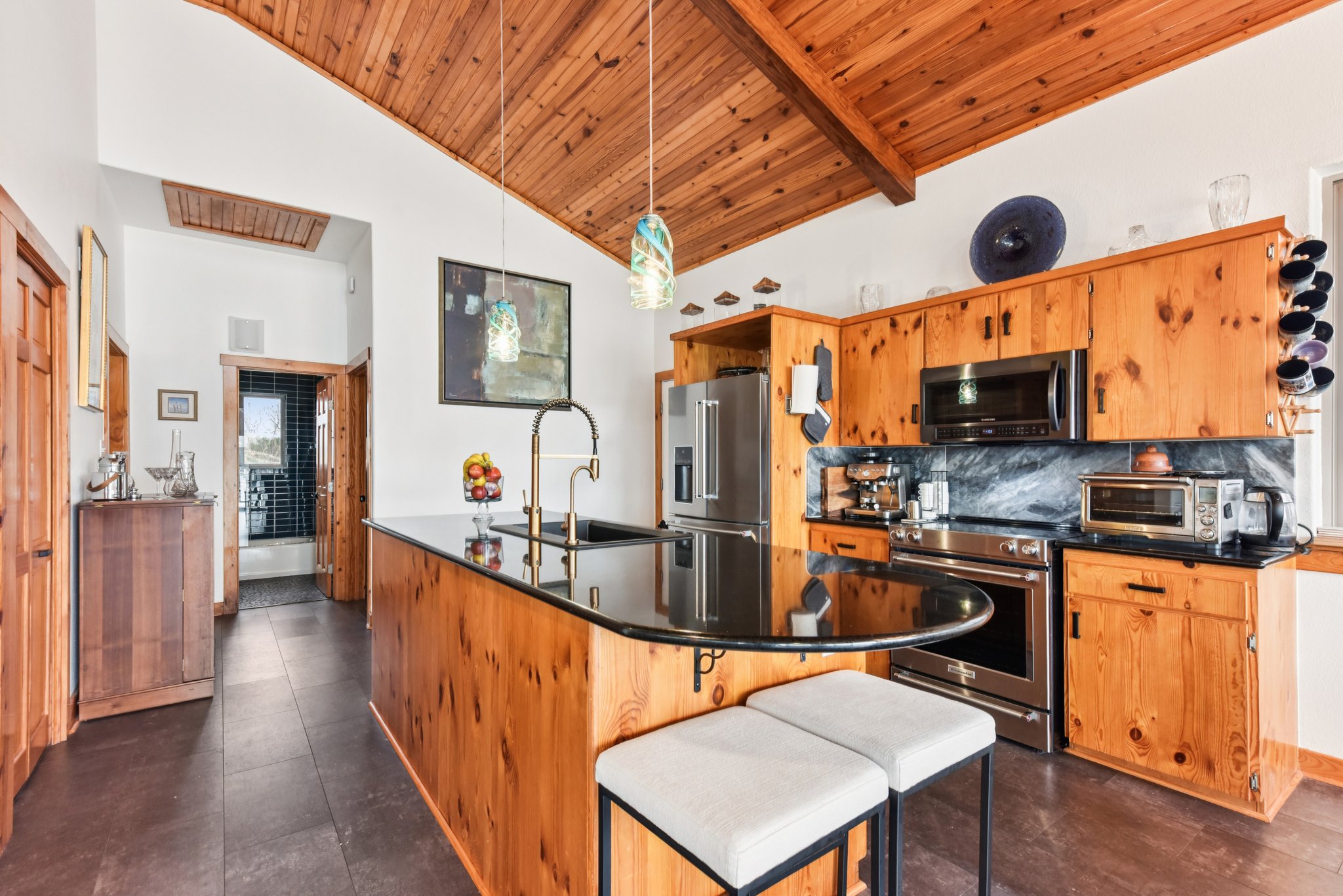 Graveyard Point Rd-S1001-011.jpg