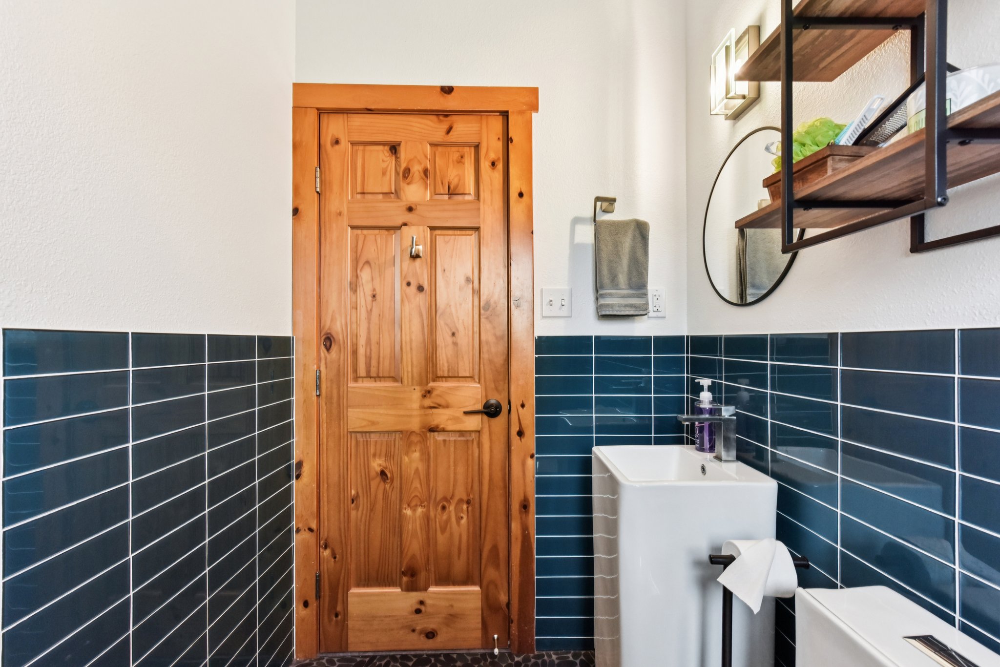 Graveyard Point Rd-S1001-023.jpg