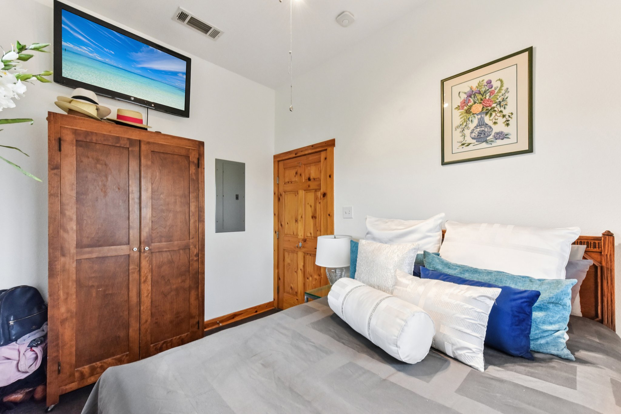 Graveyard Point Rd-S1001-025.jpg