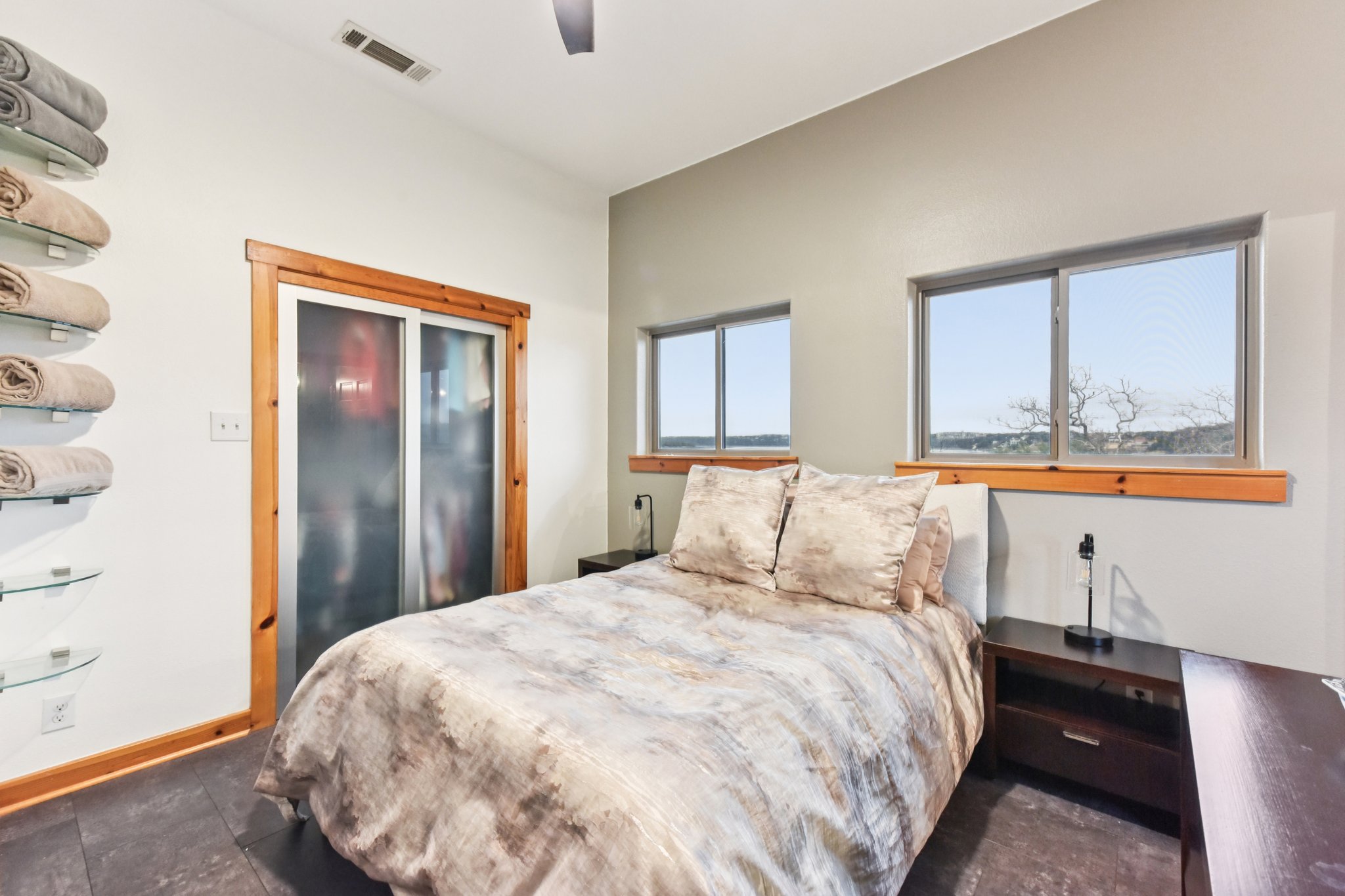 Graveyard Point Rd-S1001-029.jpg