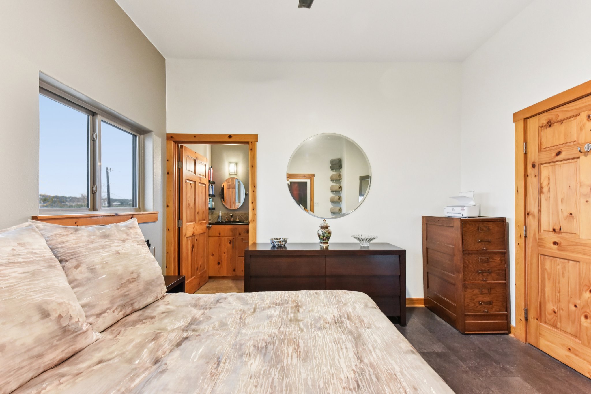 Graveyard Point Rd-S1001-030.jpg