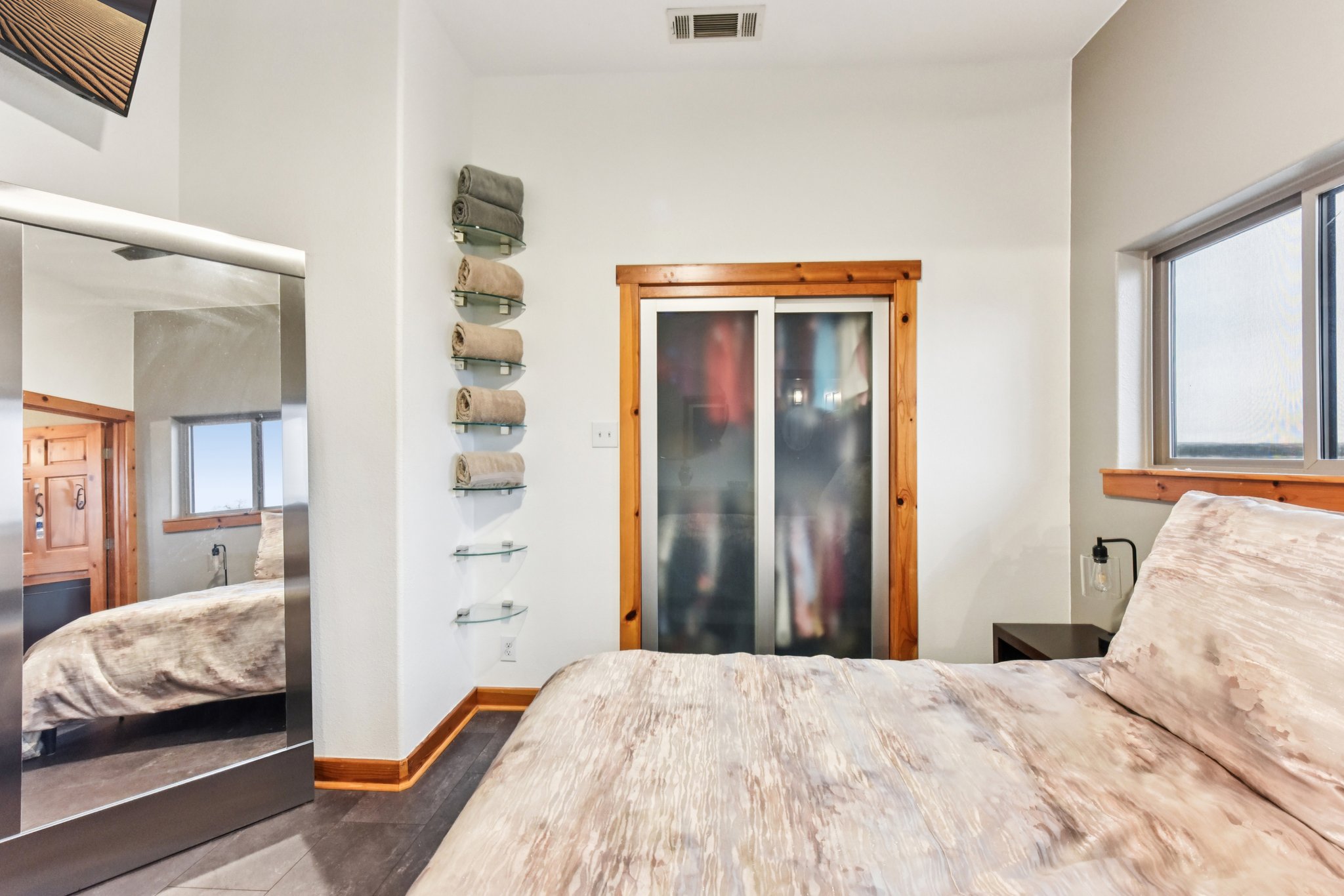 Graveyard Point Rd-S1001-031.jpg