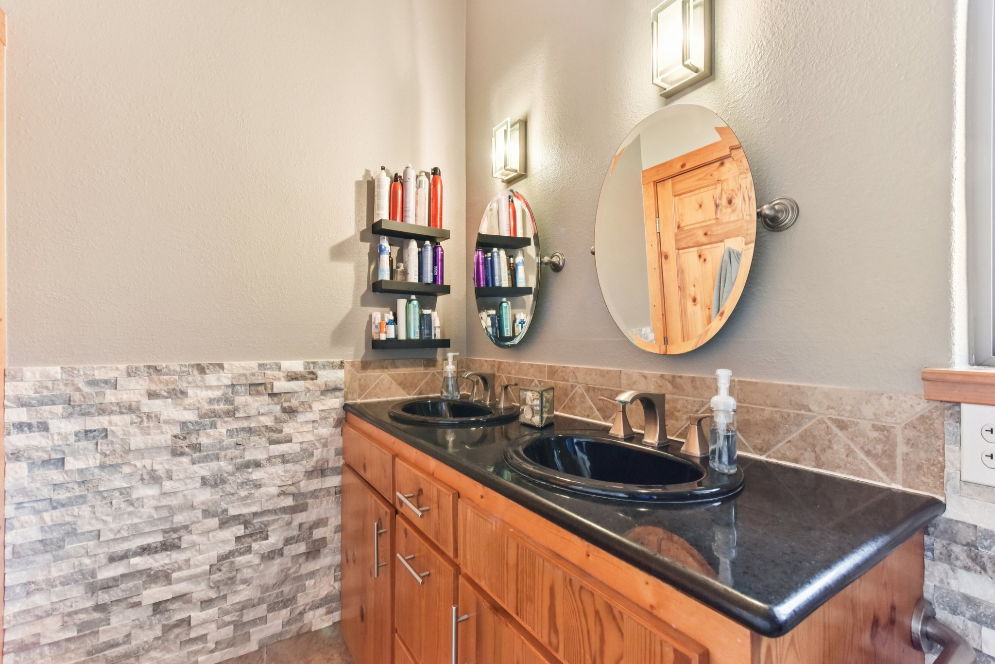 Graveyard Point Rd-S1001-036.jpg