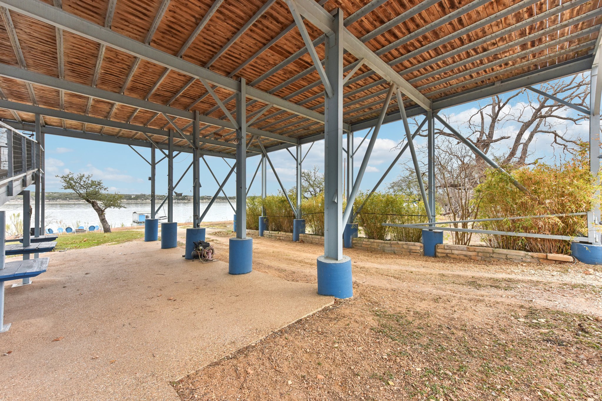 Graveyard Point Rd-S1001-043.jpg