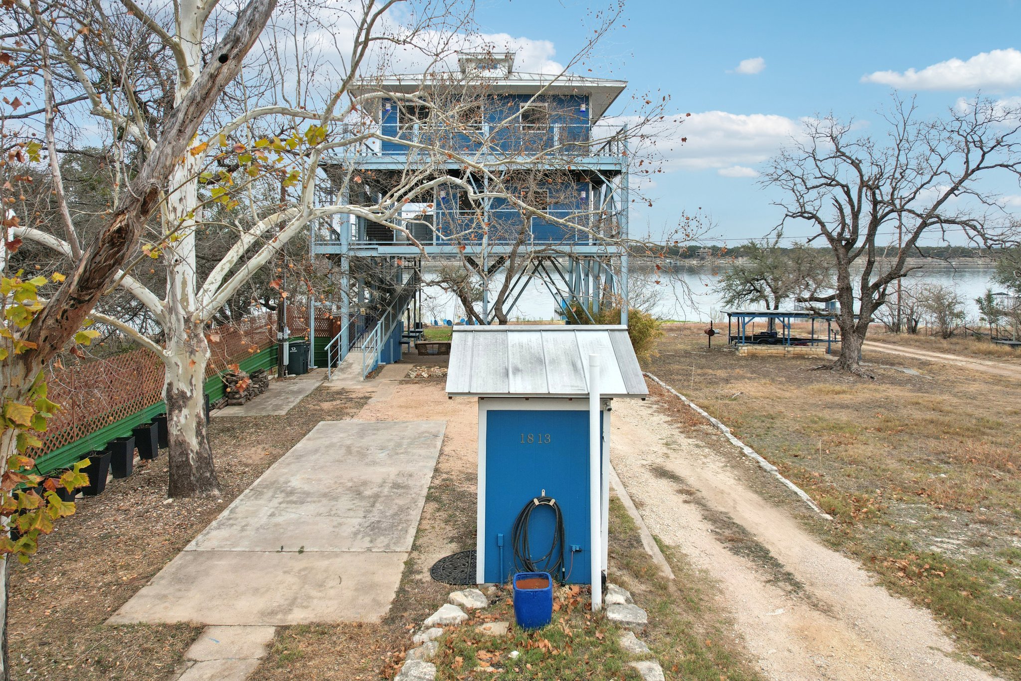 Graveyard Point Rd-S1001-047.jpg