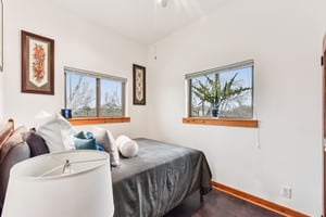 Graveyard Point Rd-S1001-024.jpg