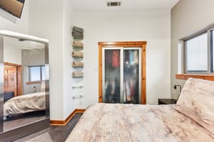 Graveyard Point Rd-S1001-031.jpg