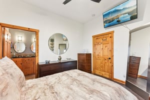 Graveyard Point Rd-S1001-032.jpg