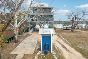 Graveyard Point Rd-S1001-047.jpg