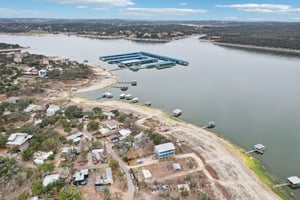 Graveyard Point Rd-S1001-051.jpg