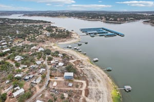 Graveyard Point Rd-S1001-052.jpg