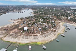 Graveyard Point Rd-S1001-054.jpg