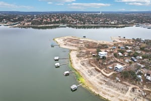 Graveyard Point Rd-S1001-058.jpg