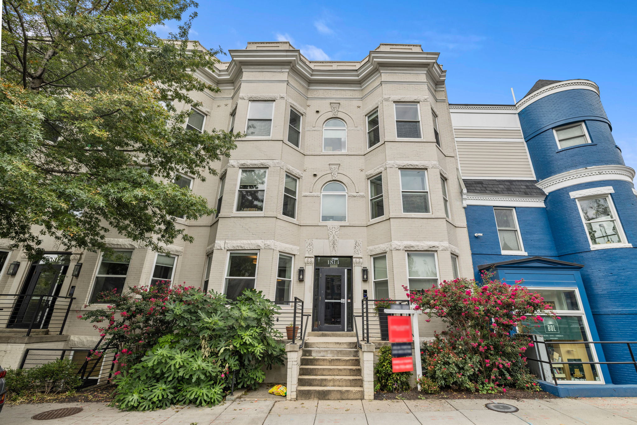 Convenient Access Off Service Road