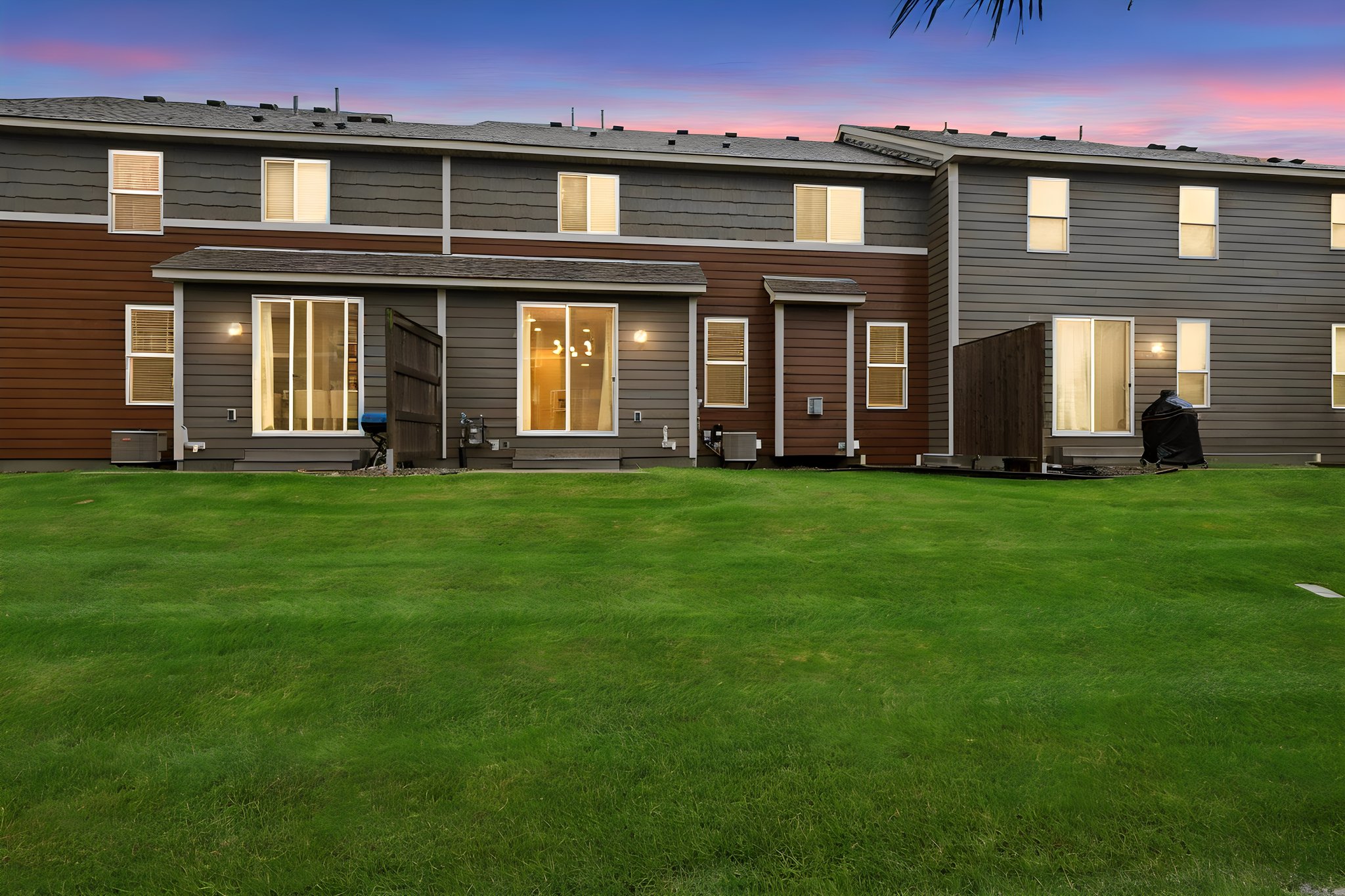18147_Glassfern_Ln_Lakeville_MN_051 day to dusk.jpeg