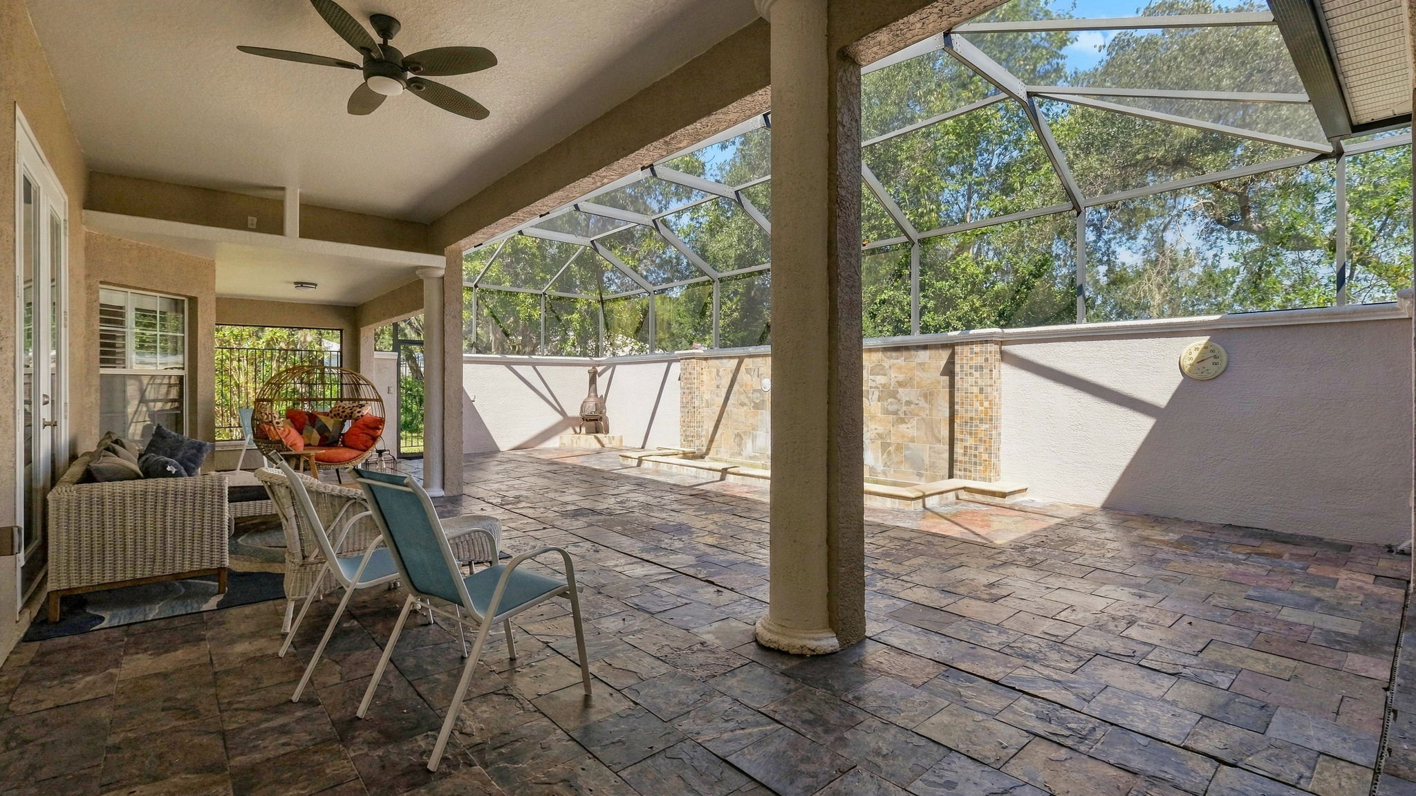  Photo 56