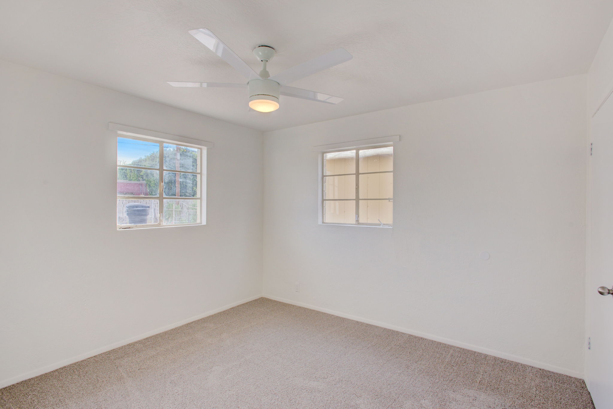 E Lynne Ln-013