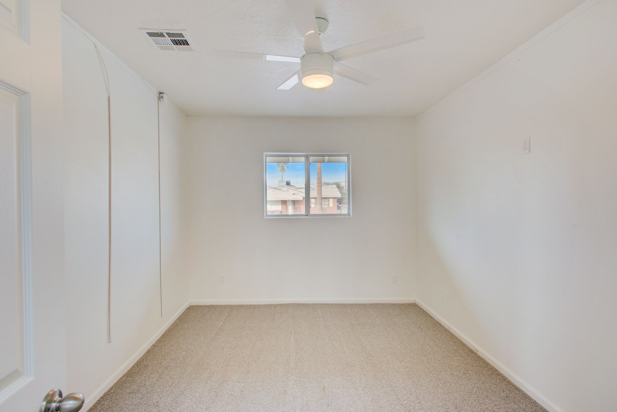 E Lynne Ln-009