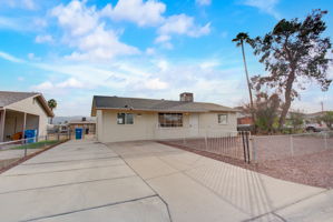 E Lynne Ln-003