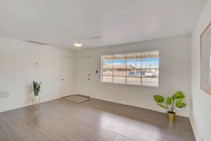 E Lynne Ln-006