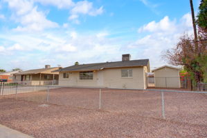 E Lynne Ln-001