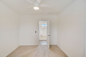 E Lynne Ln-010