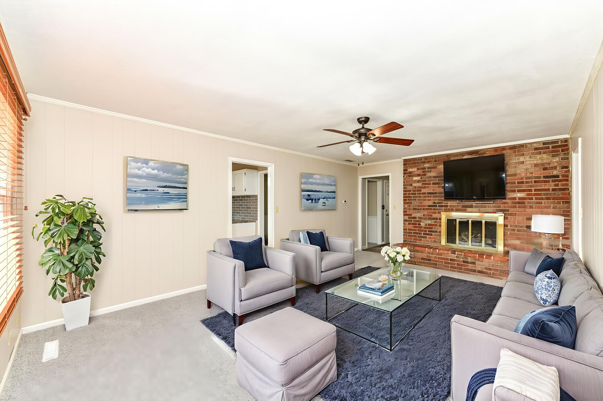 DSC_7555 virtually staged.jpeg