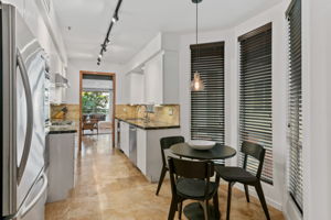 Kitchen/Breakfast Area