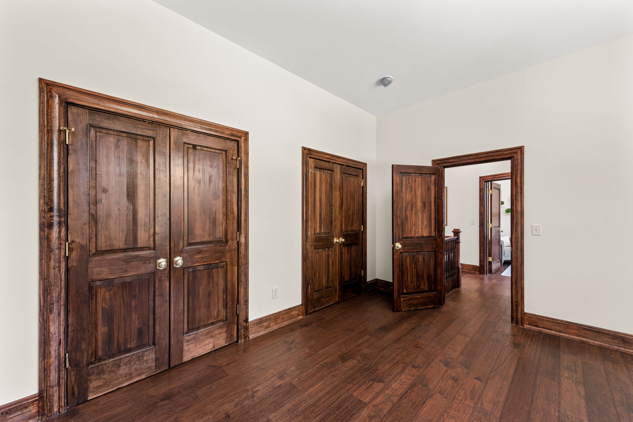  Photo 56