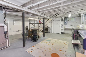  Photo 31