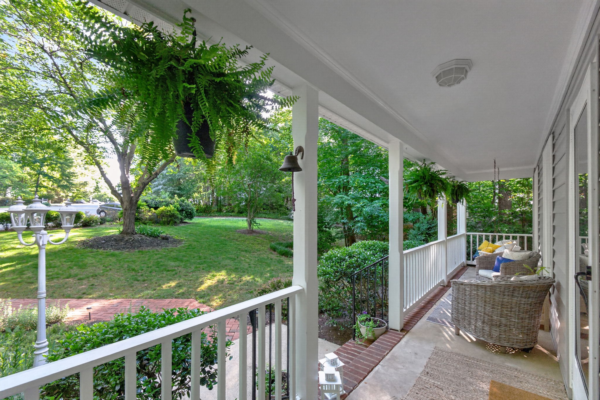  Photo 8
