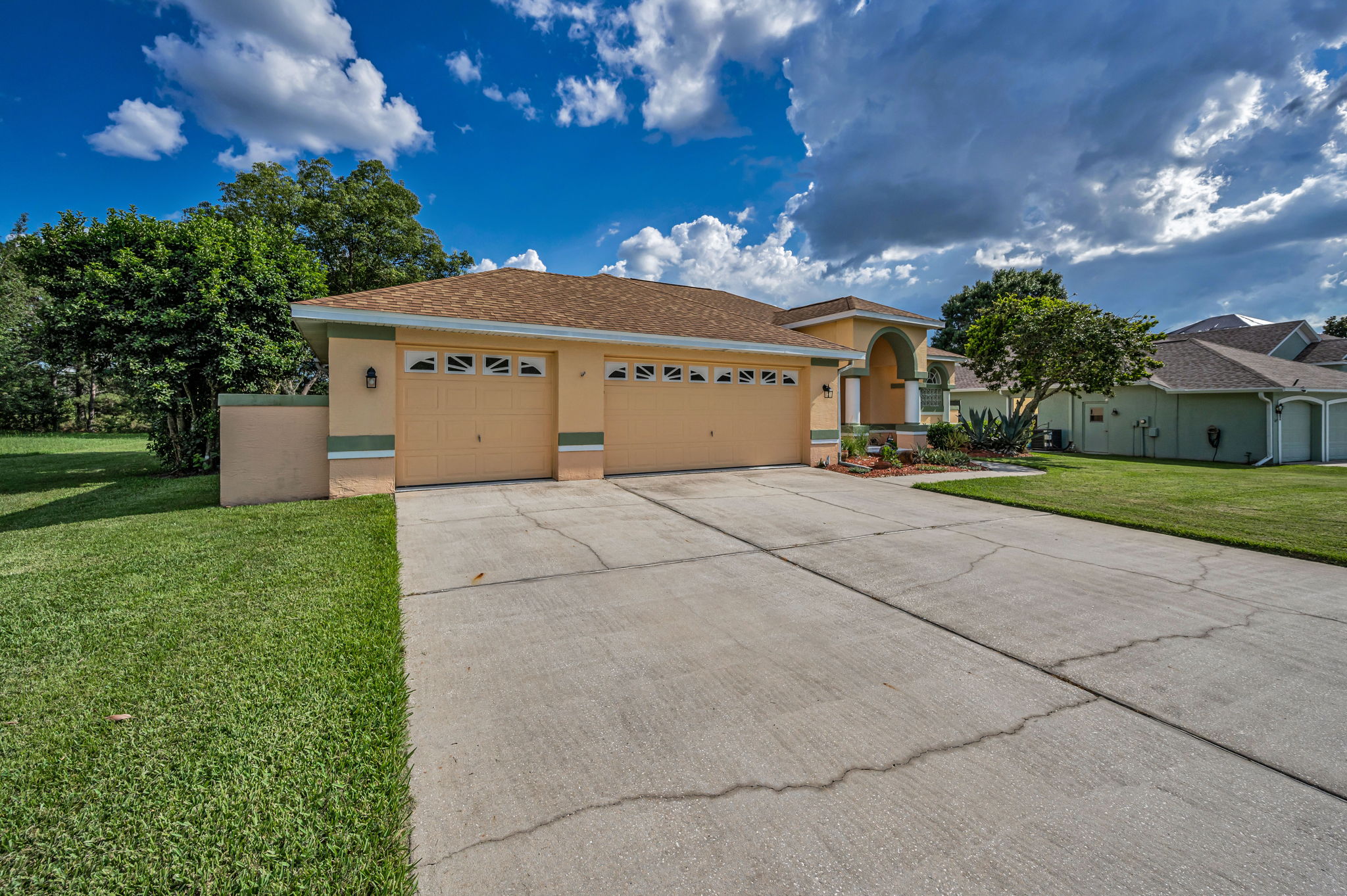 Front Exterior3
