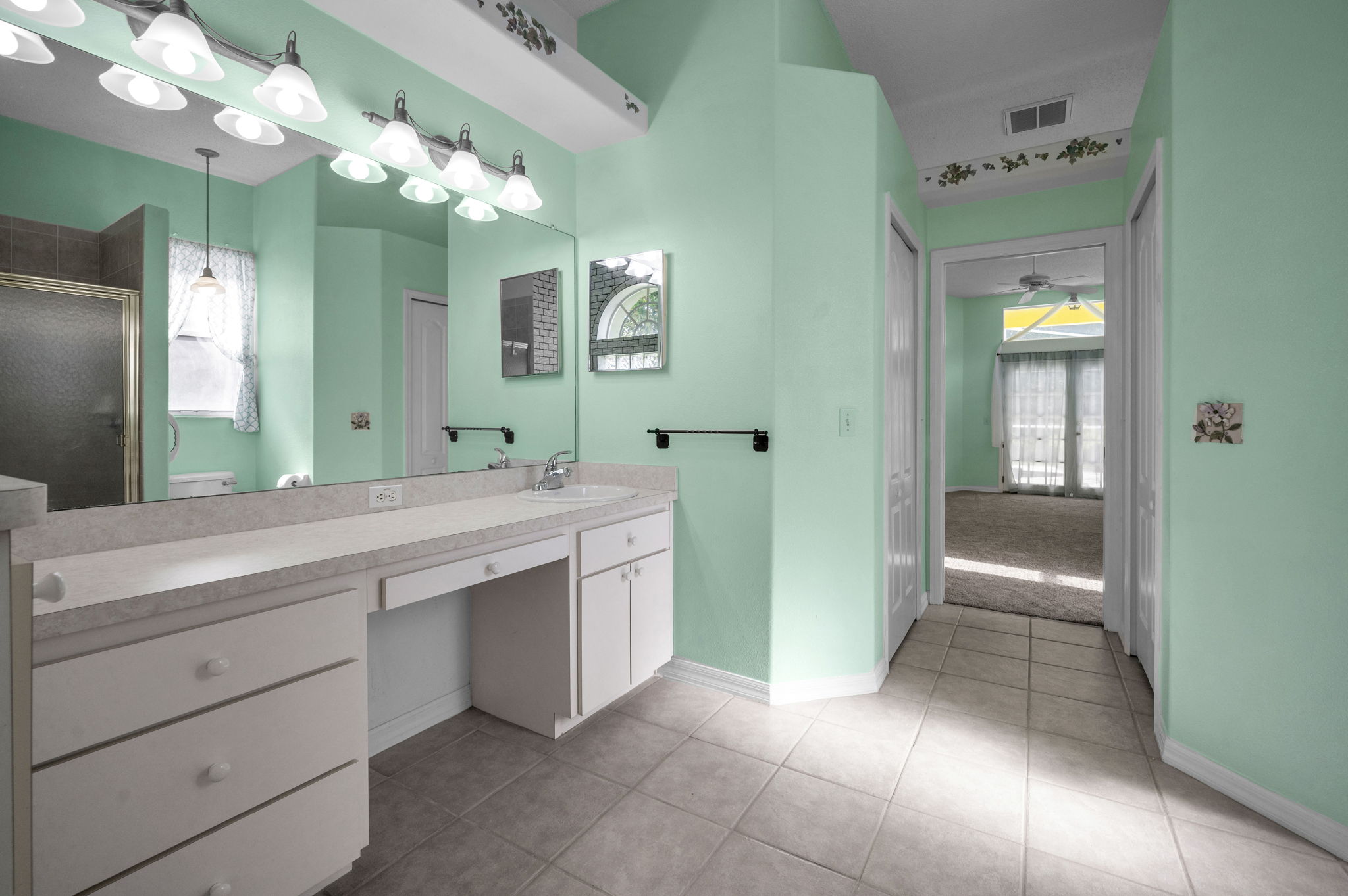 Master Bathroom1c