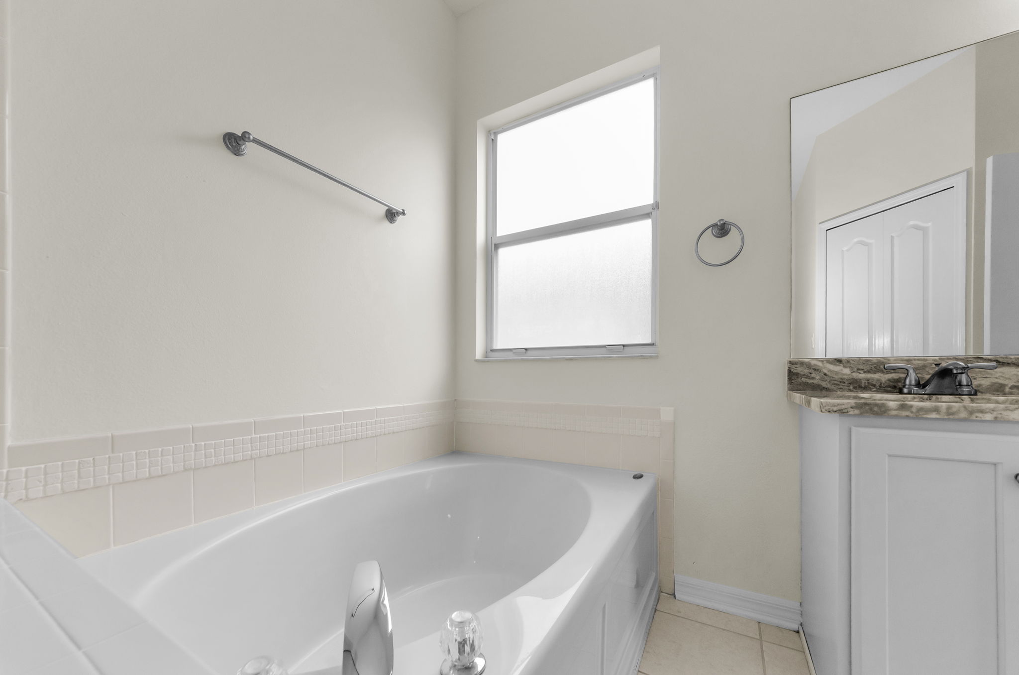 Lower Level Primary Bathroom 1c