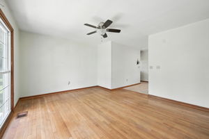  Photo 0