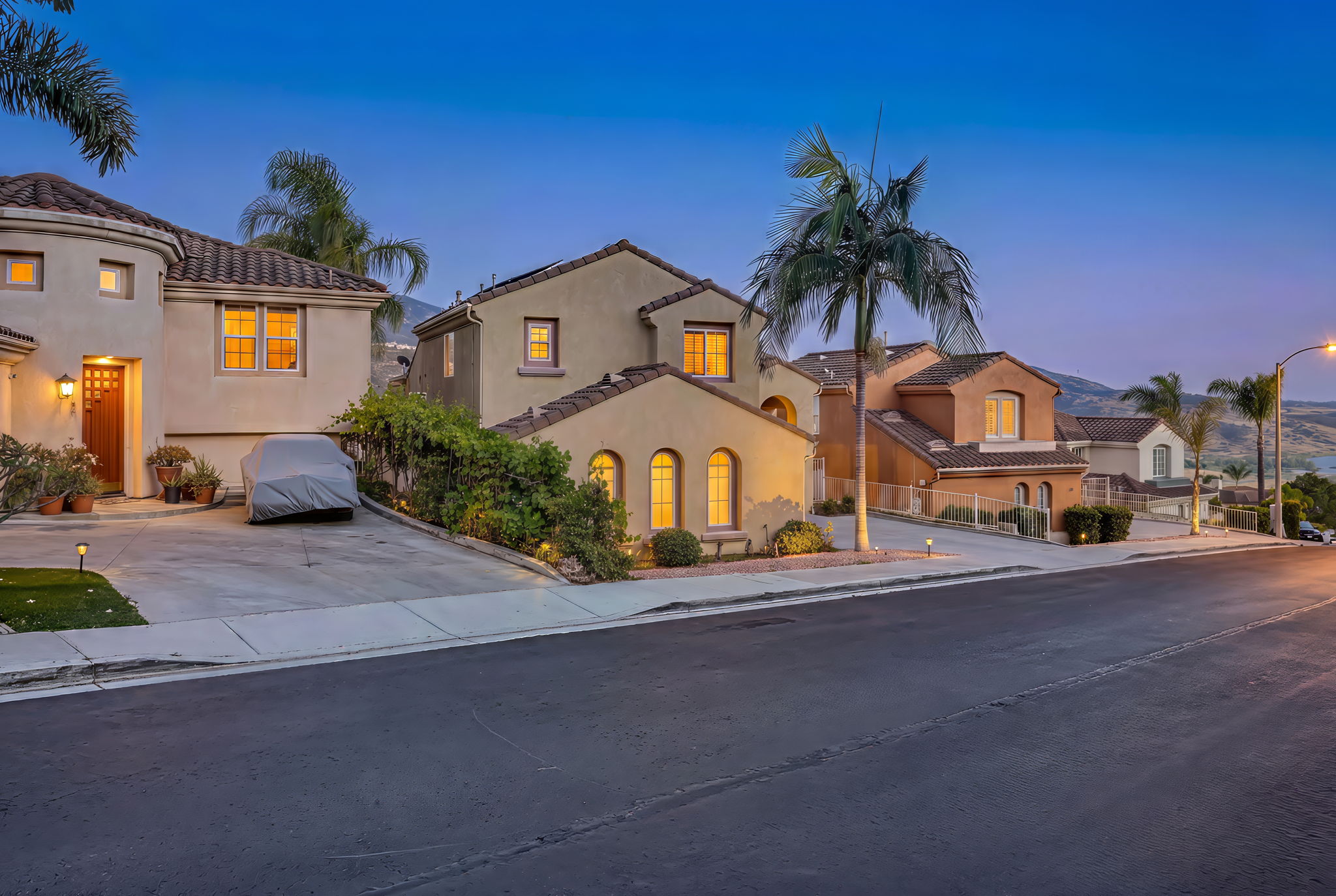 1819 Fabled Waters Dr, Spring Valley, CA 91977