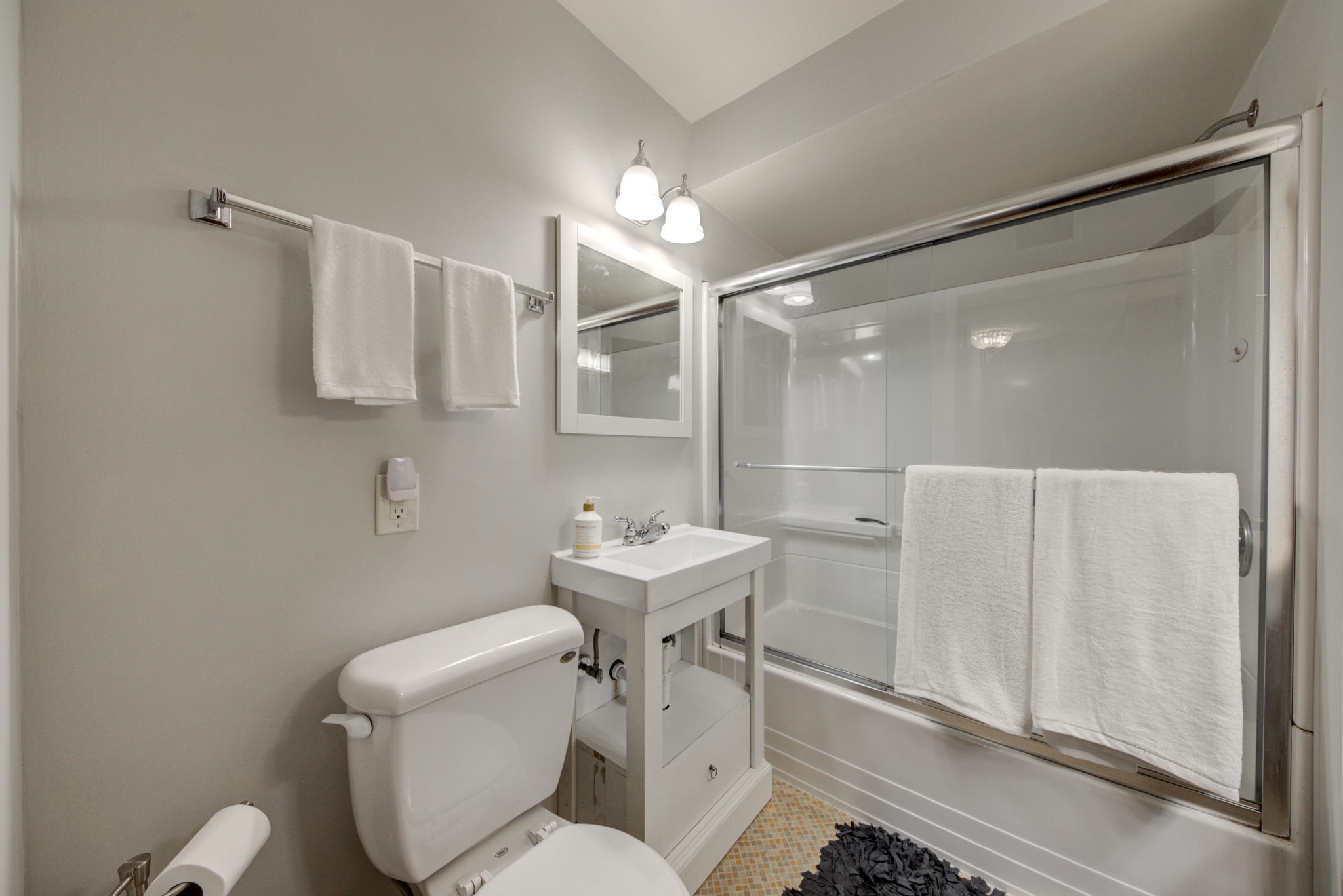 Bathroom Upstairs