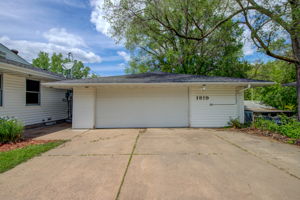 Detached Garage